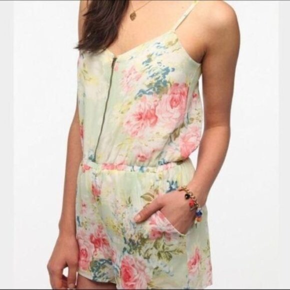 Urban Outfitters Floral Romper - Picture 1 of 3